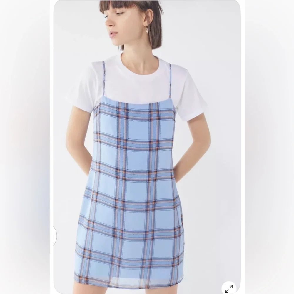 New! Urban Outfitters Guess Shift Dress - Picture 3 of 10